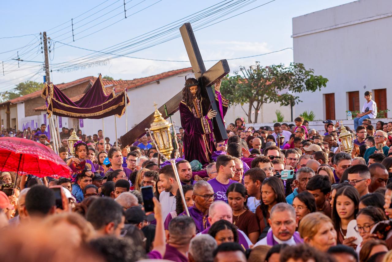 Rafael Fonteles reforça importância do turismo religioso no Piauí durante romaria do Bom Jesus dos Passos em Oeiras
