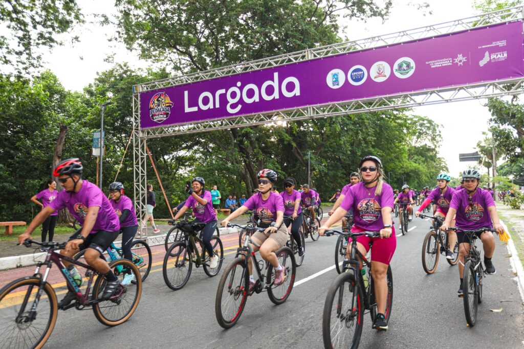 SSP-PI promove pedalada e mobiliza população pelo fim da violência contra a mulher em Teresina