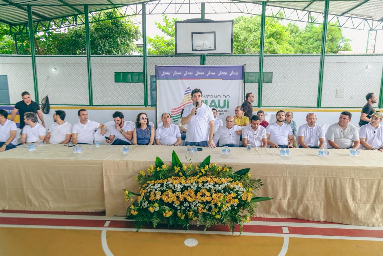 Governador entrega 250 títulos de propriedade rural em Floriano e reforça regularização fundiária