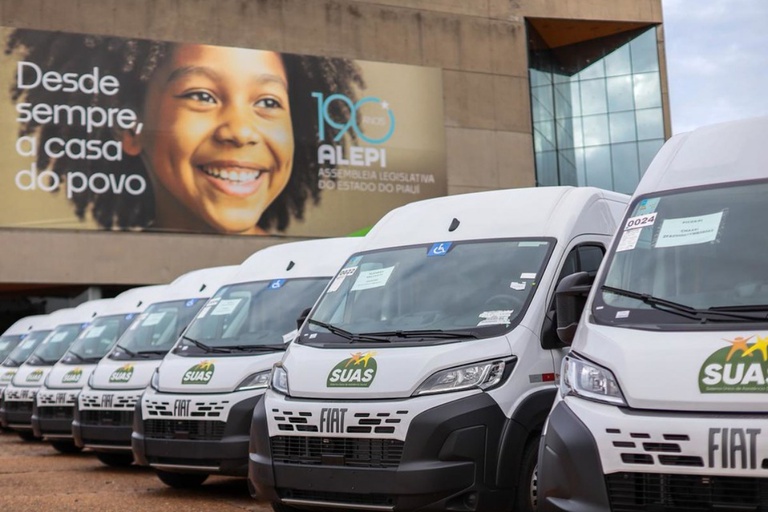 Piauí recebe, nesta quarta (1º), 53 vans adaptadas do MDS para fortalecer assistência social