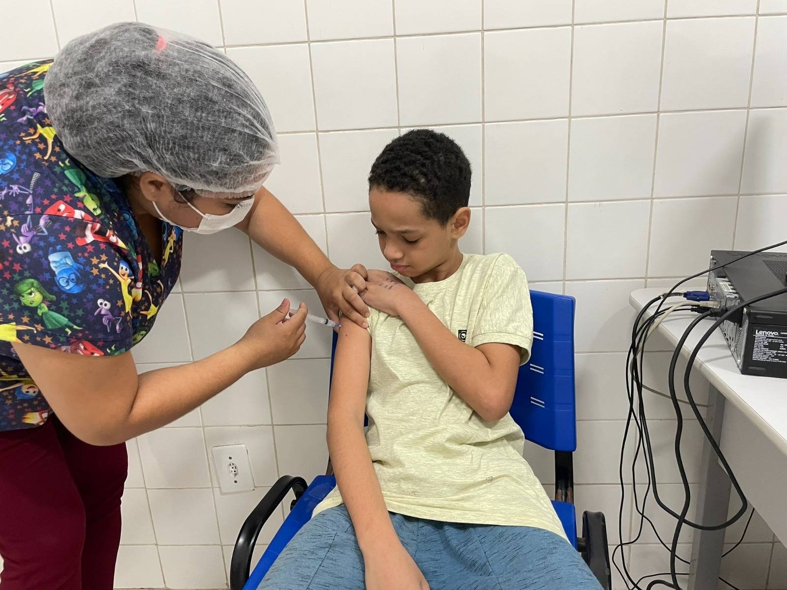 FMS convoca meninos de 9 a 19 anos para vacinação contra HPV