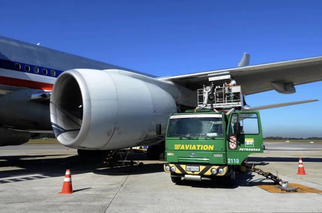 Petrobras aumenta preço do querosene de aviação em 55%, mas vai parcelar reajuste