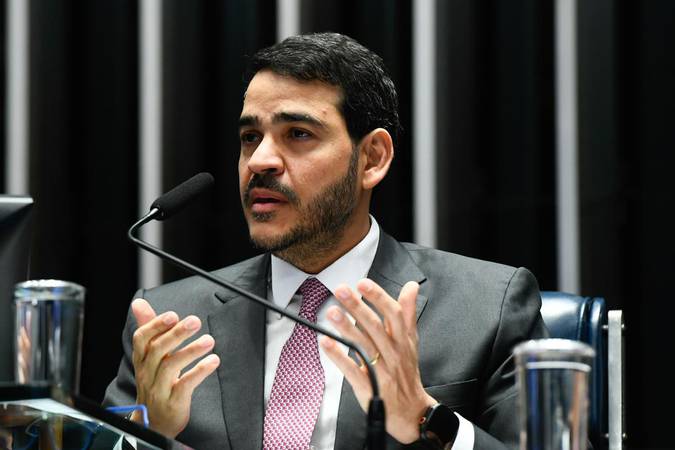Chega ao Senado mensagem presidencial indicando Jorge Messias para o STF