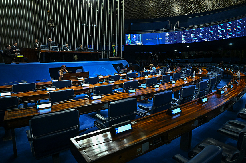 Plenário analisa estágio como experiência profissional nesta terça