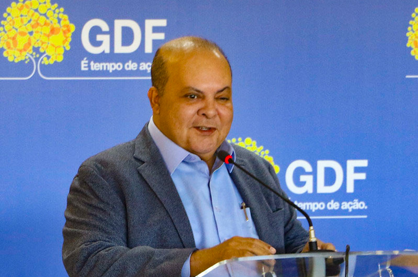 Ministro André Mendonça desobriga Ibaneis de comparecer à CPI do Crime
