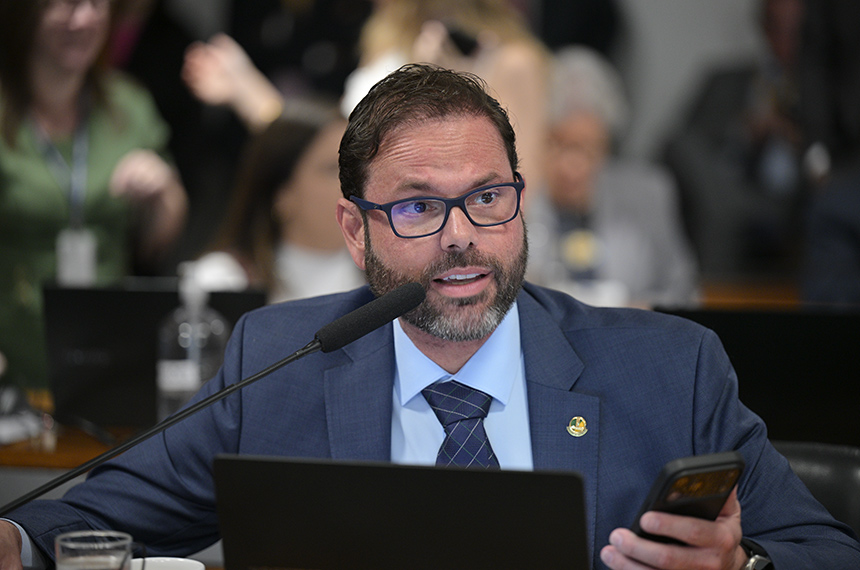 Prazo maior para exames médicos em planos de saúde vai à Câmara