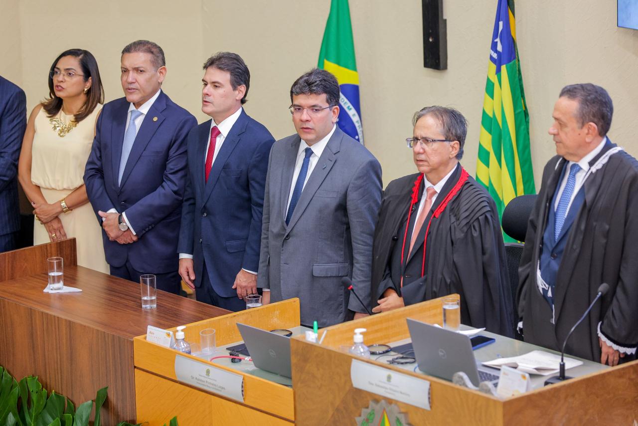 Rafael Fonteles prestigia posse da nova gestão do TRE-PI