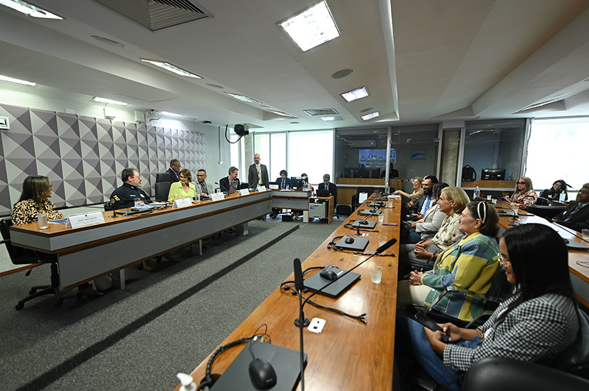 CDH: preconceito e falta de acessibilidade dificultam emprego a autistas