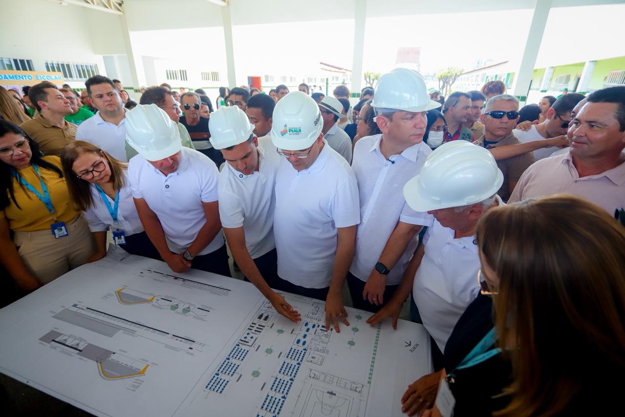 Rafael Fonteles vistoria reforma de escola e obras de calçamento que ampliam qualidade de vida em Sussuapara