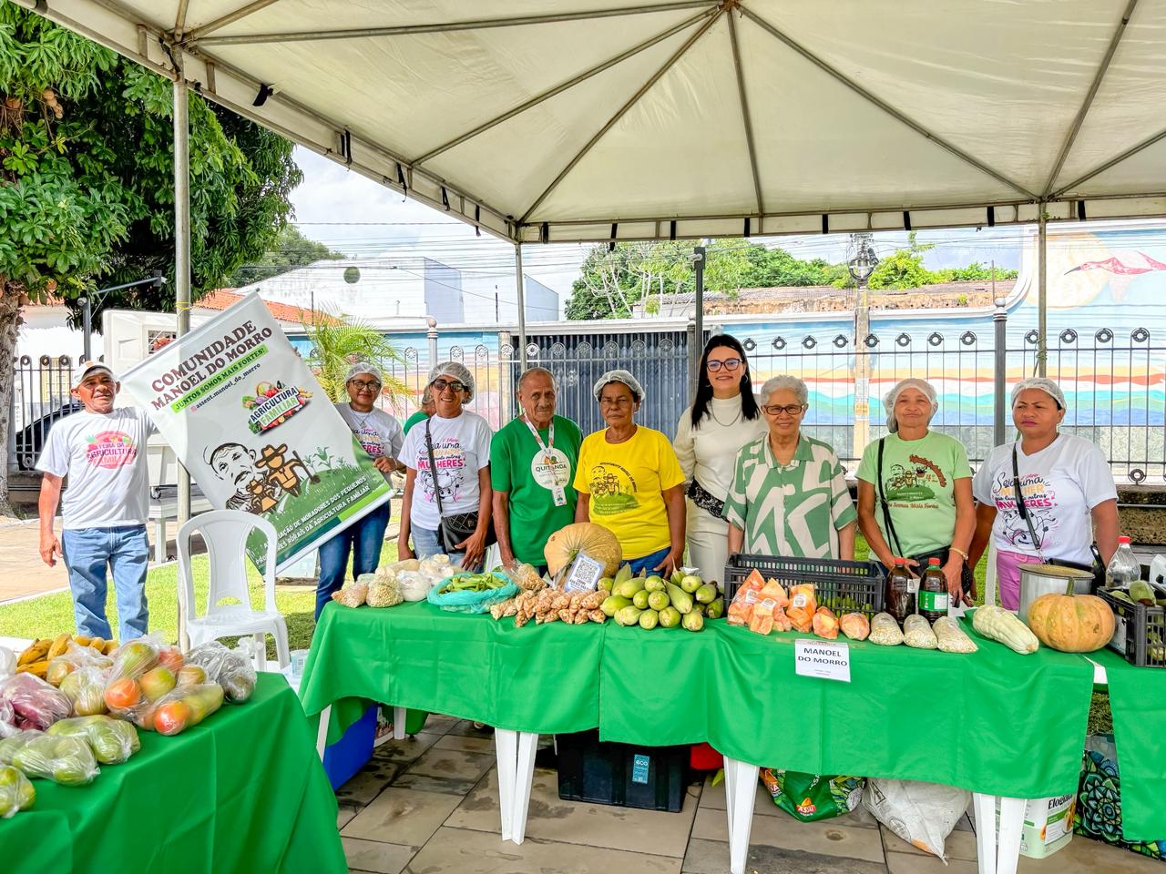 Quitanda da Agricultura Familiar realiza comercialização de alimentos saudáveis no Palácio de Karnak