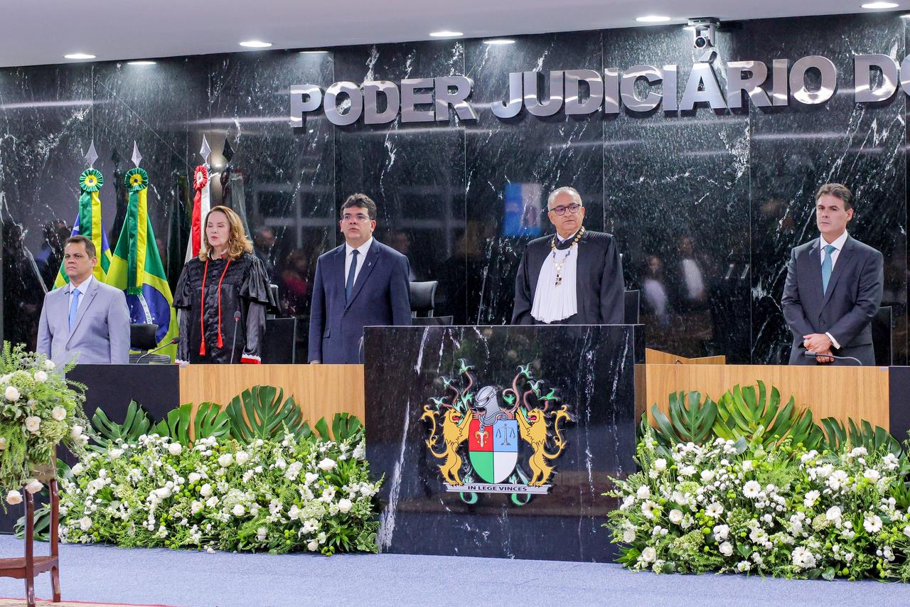 Rafael Fonteles prestigia posse do desembargador Mário Basílio de Melo no Tribunal de Justiça do Piauí