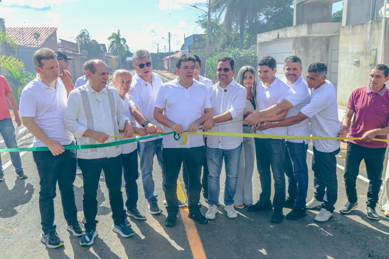 Governador inaugura 6,8 mil m² de asfalto em Cristalândia; município recebe R$ 3 milhões em obras de pavimentação de ruas