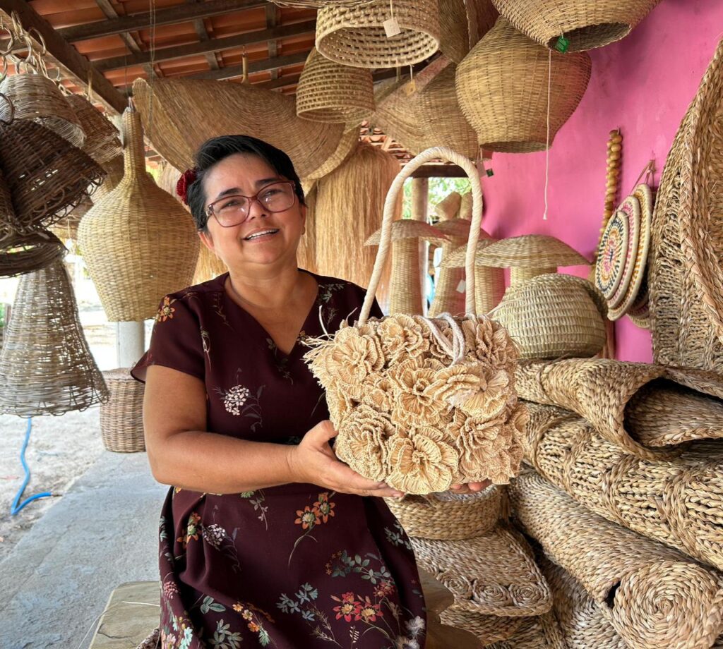 No litoral do Piauí, artesanato com fibras naturais e resíduos do mar gera renda e valoriza cultura local