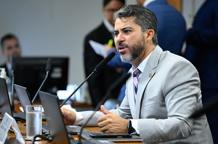 Vai à CCJ aumento de penas para crimes contra transportes aéreo e marítimo