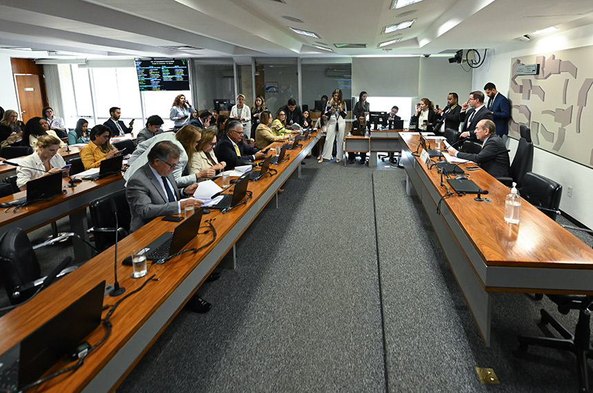 Avança projeto que isenta entidades de saúde e assistência de custas judiciais