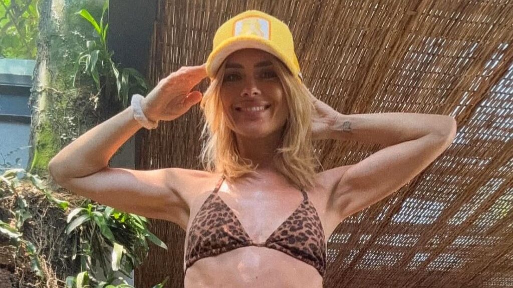 Carolina Dieckmann Rebata Críticas sobre Corpo