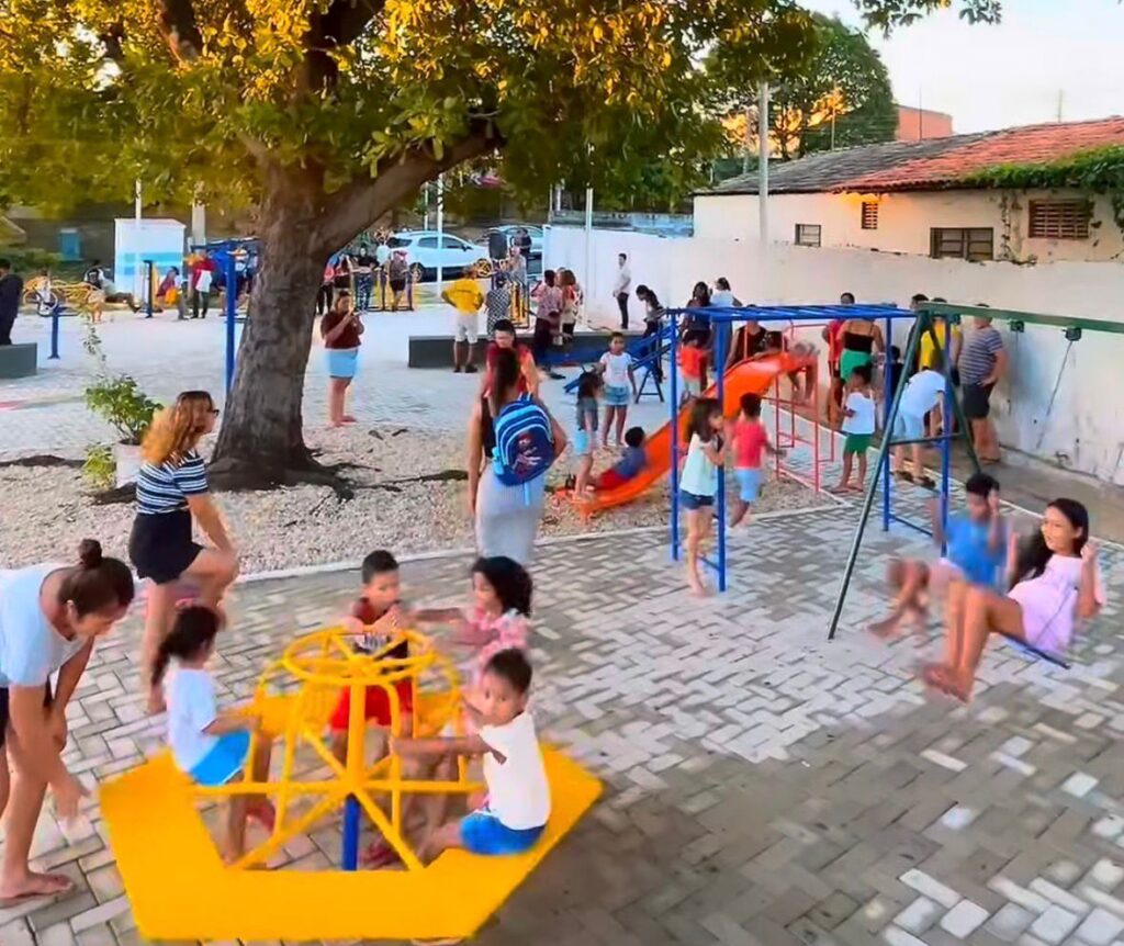 Governo do Piauí entrega academia popular com playground no bairro Monte Castelo, em Teresina
