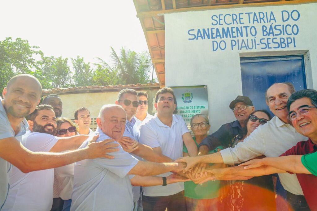 Governador inaugura sistema de abastecimento de água que irá beneficiar 175 famílias em Betânia do Piauí