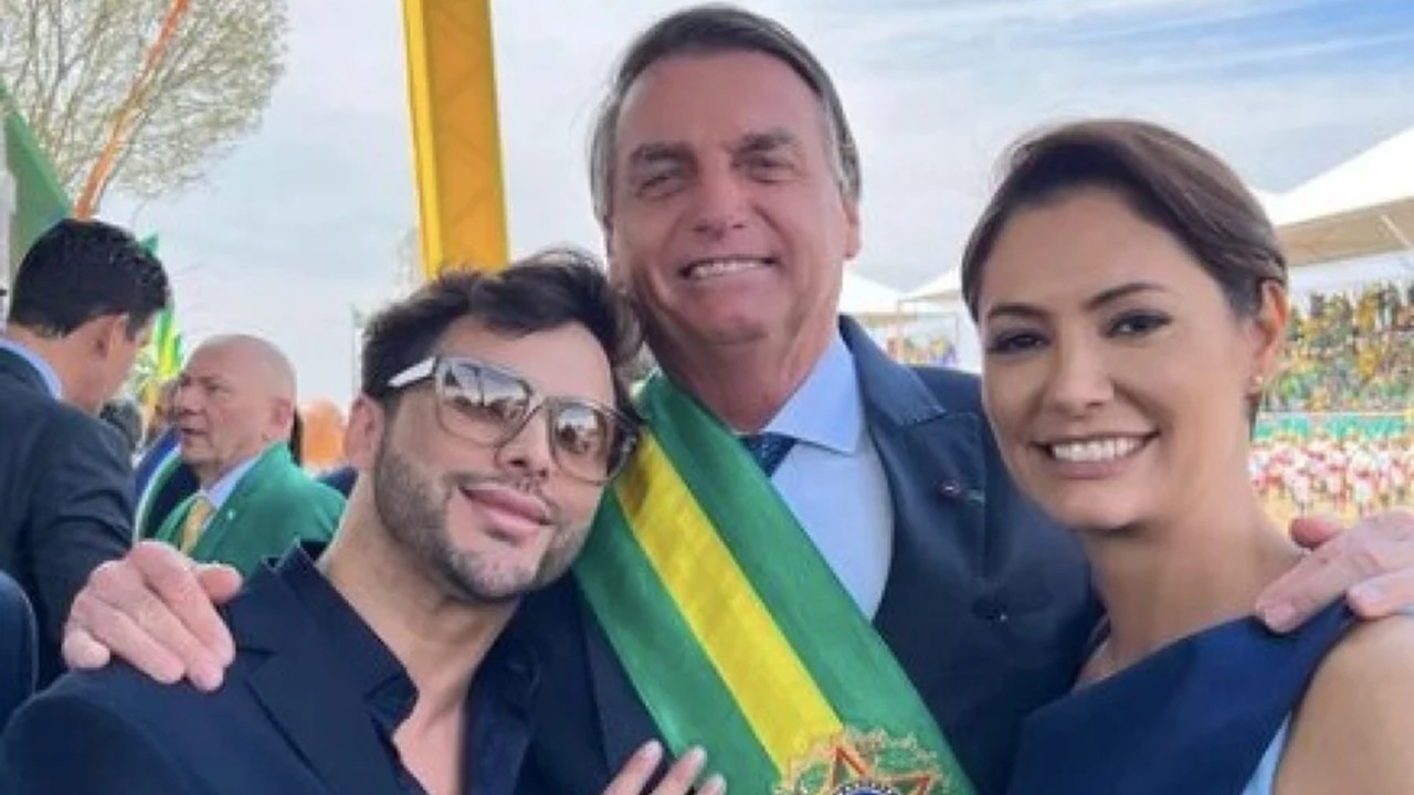 Racha na família Bolsonaro ameaça plano de Flávio para 2026