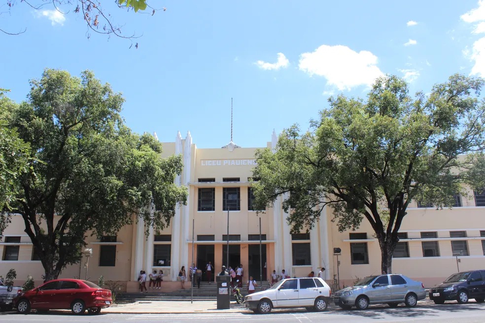 Reformas avançam no Liceu e melhoram estrutura escolar