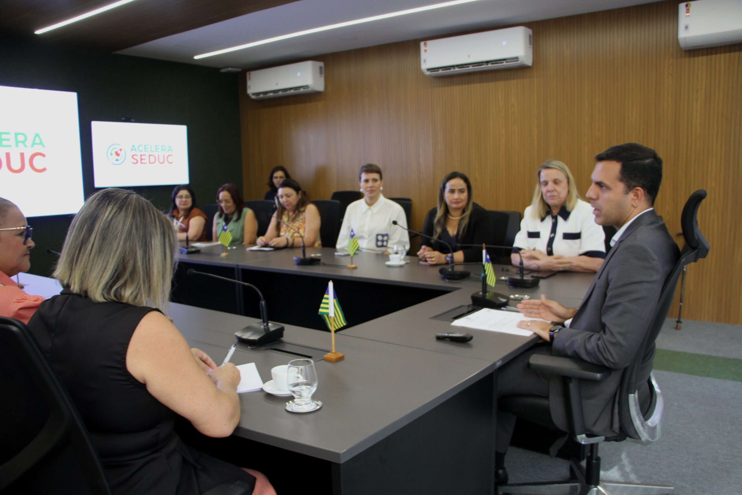 Piauí apresenta avanços da educação básica na rede estadual a comitivas de São Paulo, Tocantins e Pernambuco