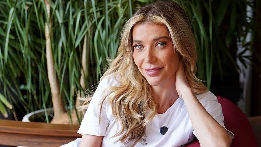 Luiza Possi responde críticas à sua conversão religiosa