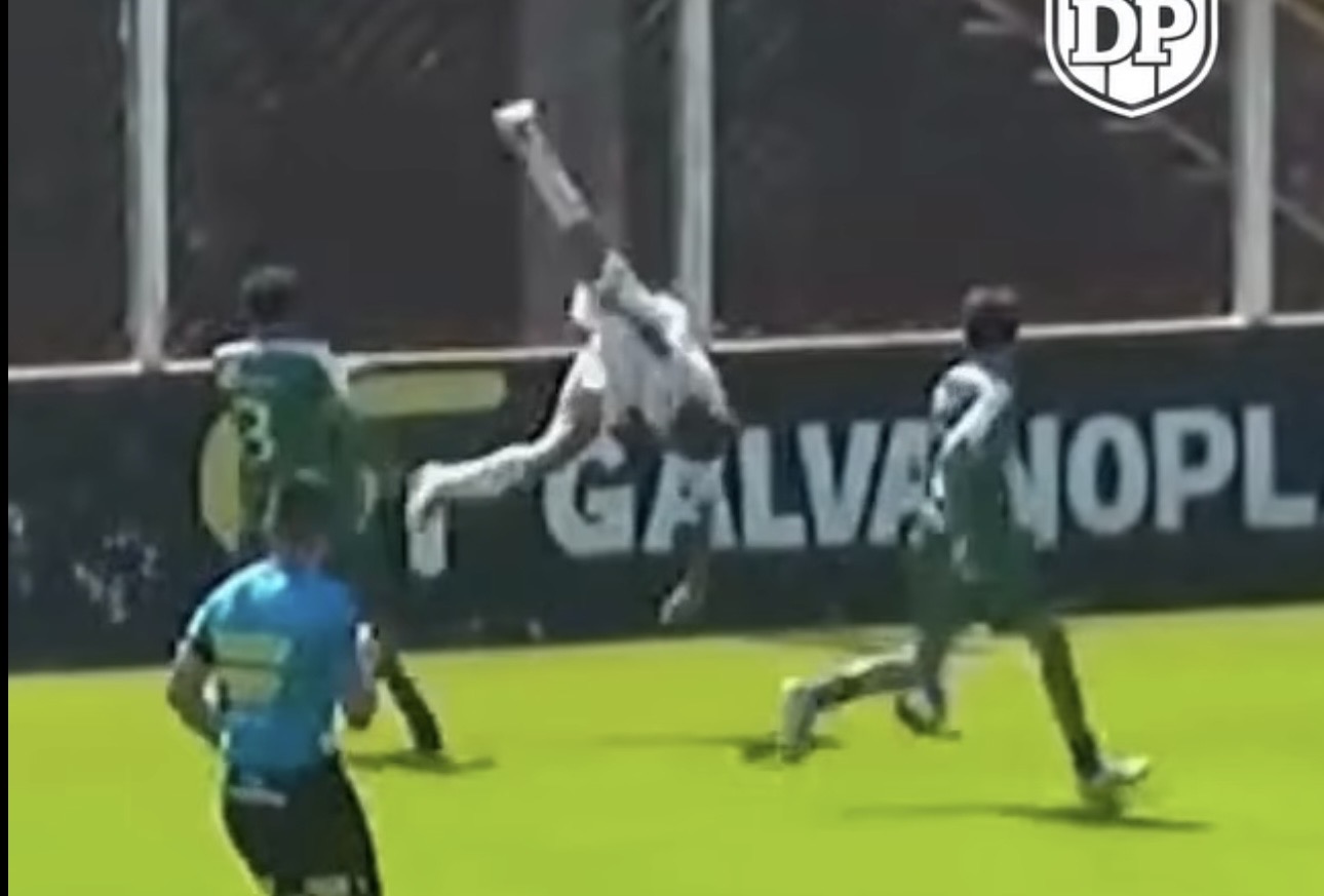Entrada violenta em jogo do Sub-13 chama atenção; jogader atingido foi levado ao hospital