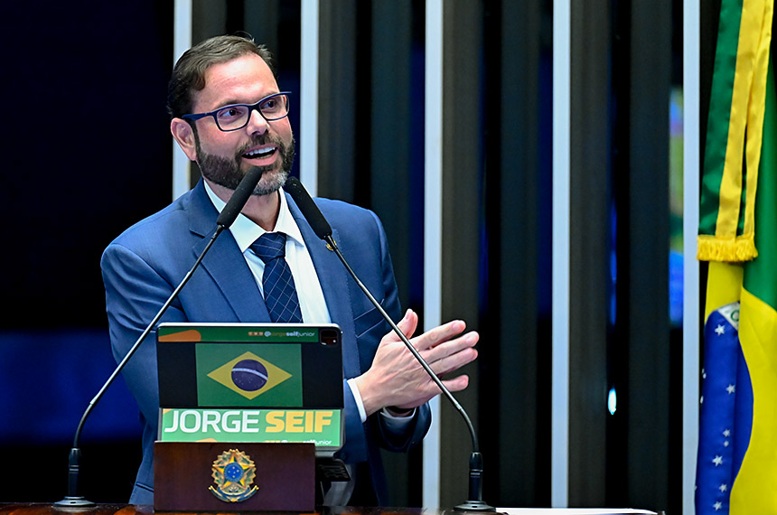 Seif destaca projetos de exclusividade a mulheres do 'sexo biológico feminino'
