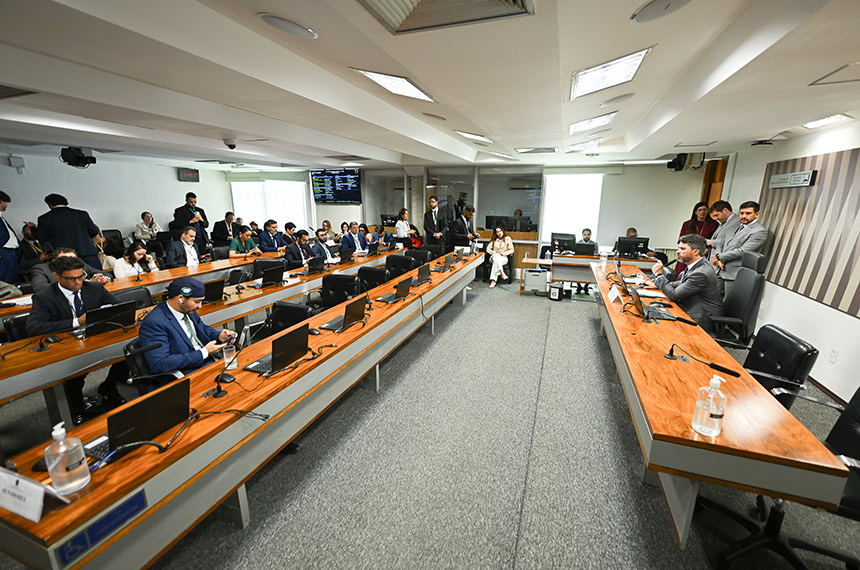 CI debaterá MPs editadas para conter alta dos combustíveis