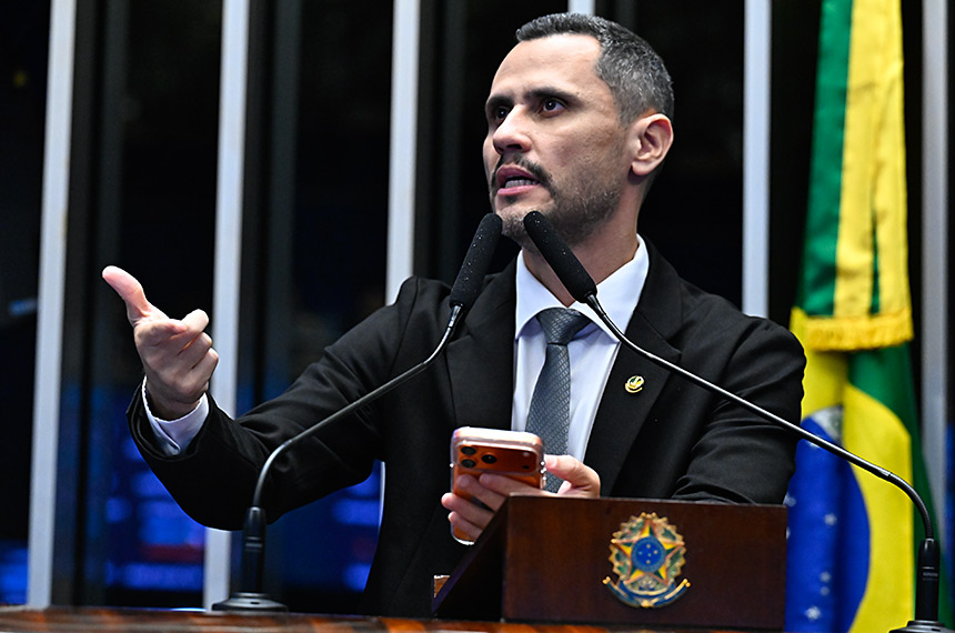 Cleitinho defende debate sobre escala 6x1 e critica gastos públicos