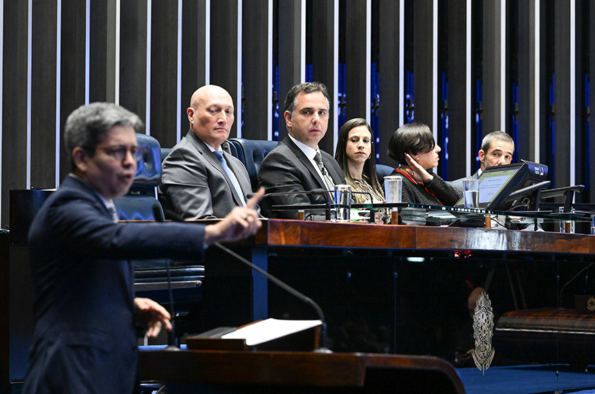 Sessão pelos 30 anos do UOL destaca jornalismo contra desinformação