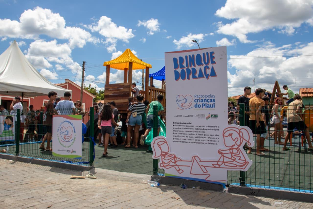 Seduc e Pacto pelas Crianças participam da entrega de mais uma brinquedopraça em Coronel José Dias