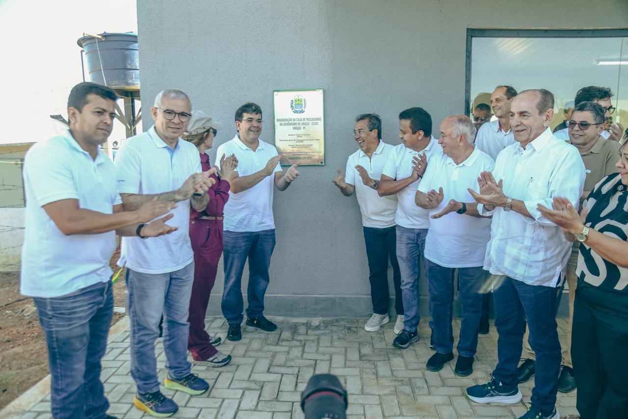 Governador inaugura terminal de passageiros do aeroporto de Uruçuí, que agora passa a operar voos noturnos