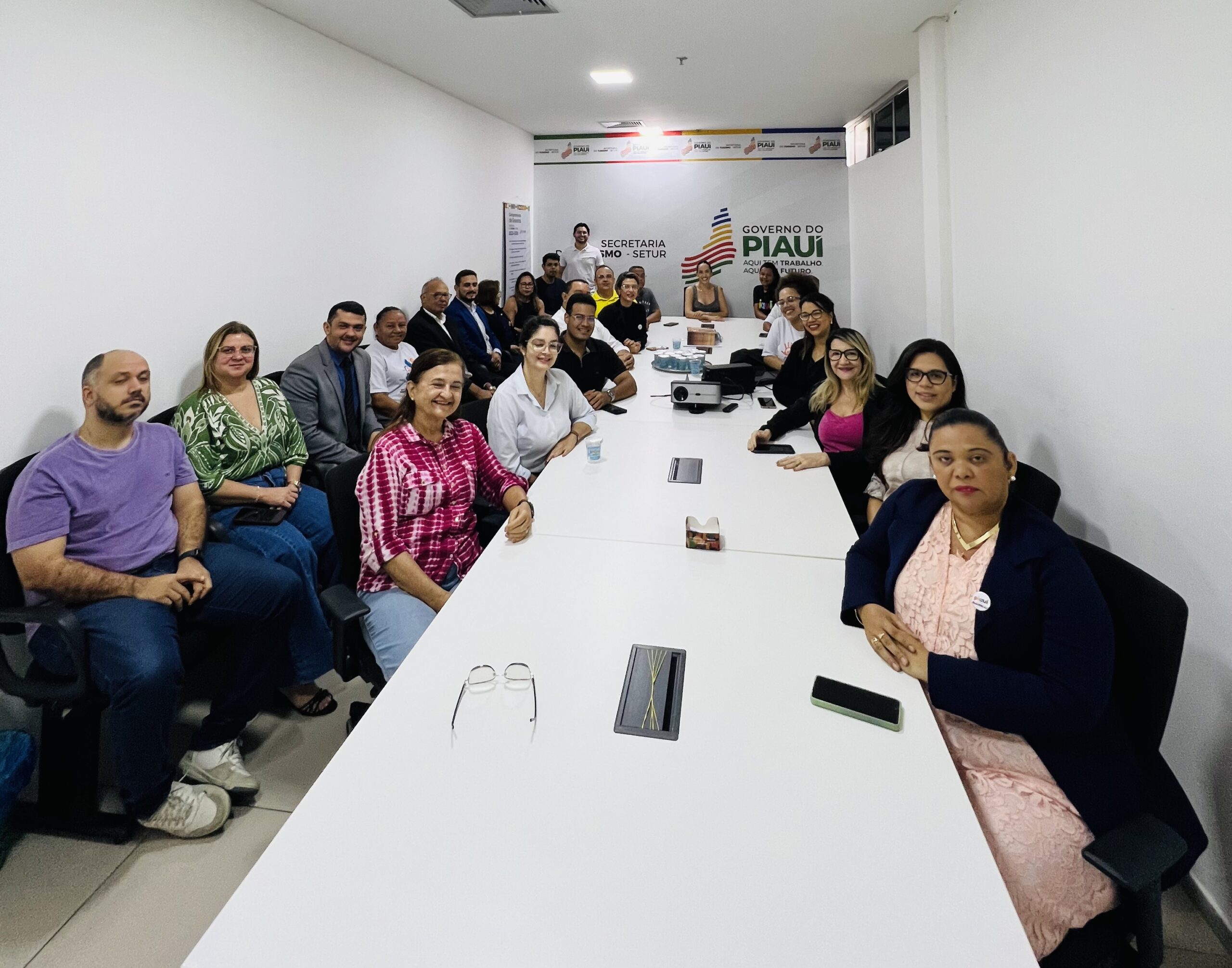 Secretaria de Turismo promove ação de conscientização contra assédio no trabalho