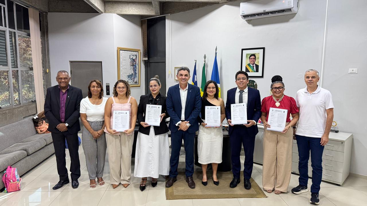 Novos professores tomam posse e vão reforçar ensino nos campi da Uespi