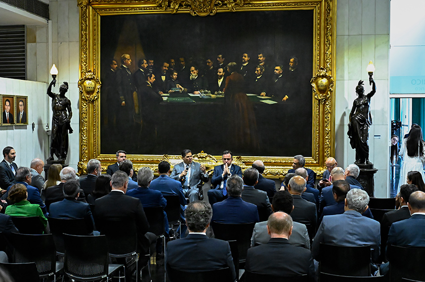 Congresso promulga na terça 'PEC da Essencialidade' dos tribunais de contas