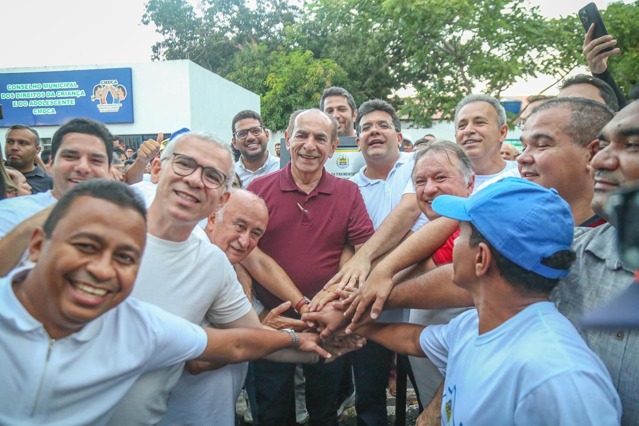 Governador inaugura reforma de escola, ginásio poliesportivo e obras de mobilidade urbana em Inhuma