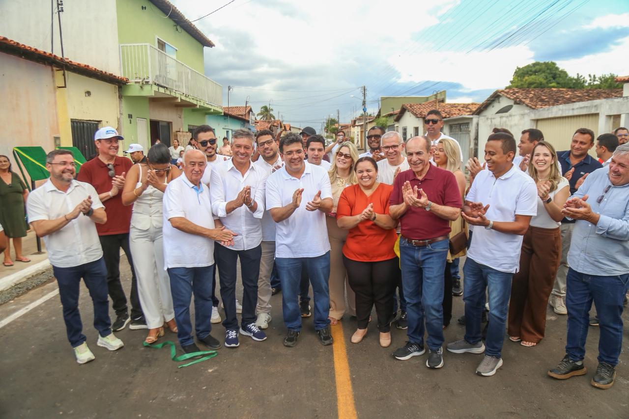 Em Valença, Rafael Fonteles inaugura museu, entrega asfaltamento e anuncia UTI do Hospital Regional