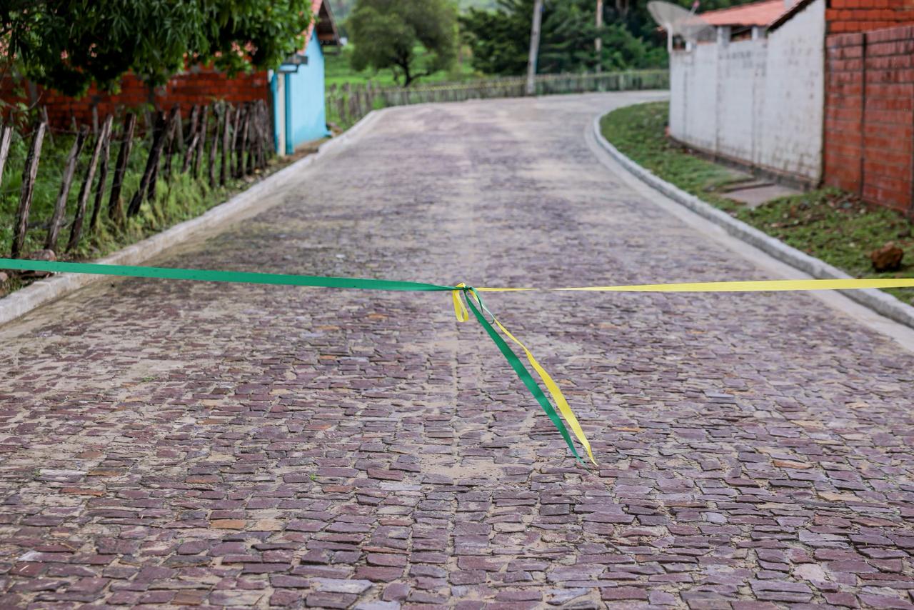 Governo do Piauí autoriza novas obras de pavimentação e mobilidade em 12 municípios