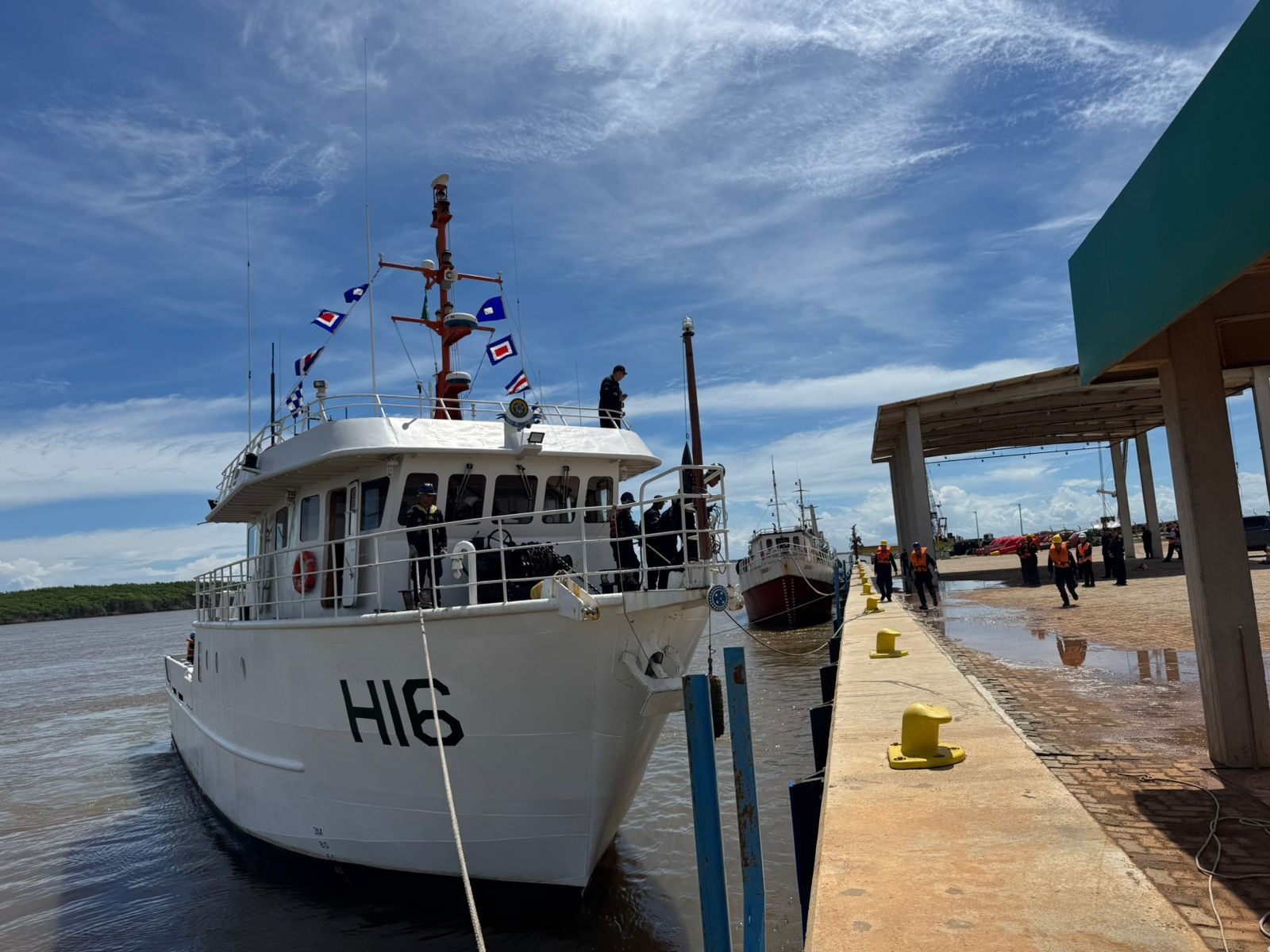 Porto Piauí recebe navio da Marinha voltada à pesquisa oceânica