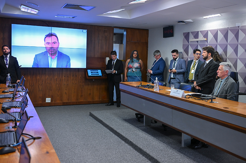 Comissão sobre piso dos professores da educação básica aprova plano de trabalho