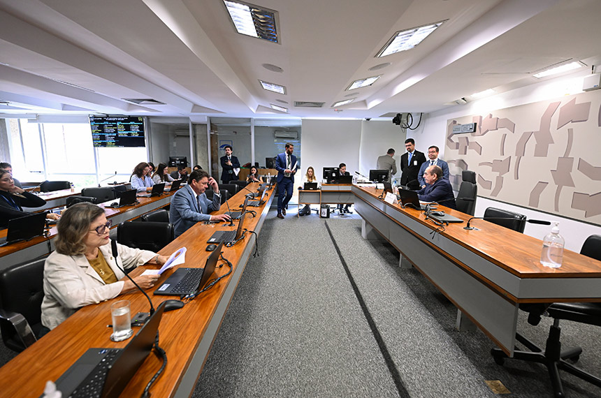 Regulamentação de protesista e ortesista ortopédico vai a Plenário