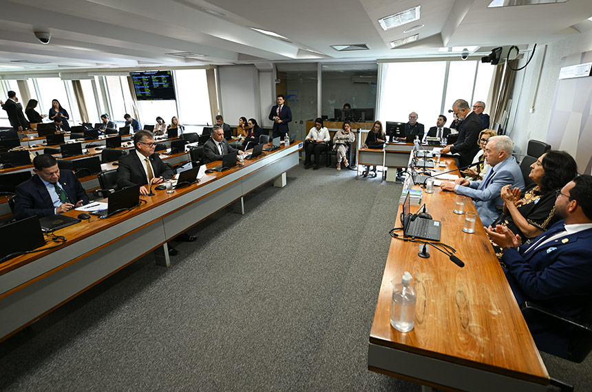 Política Nacional da Juventude é aprovada na CCJ