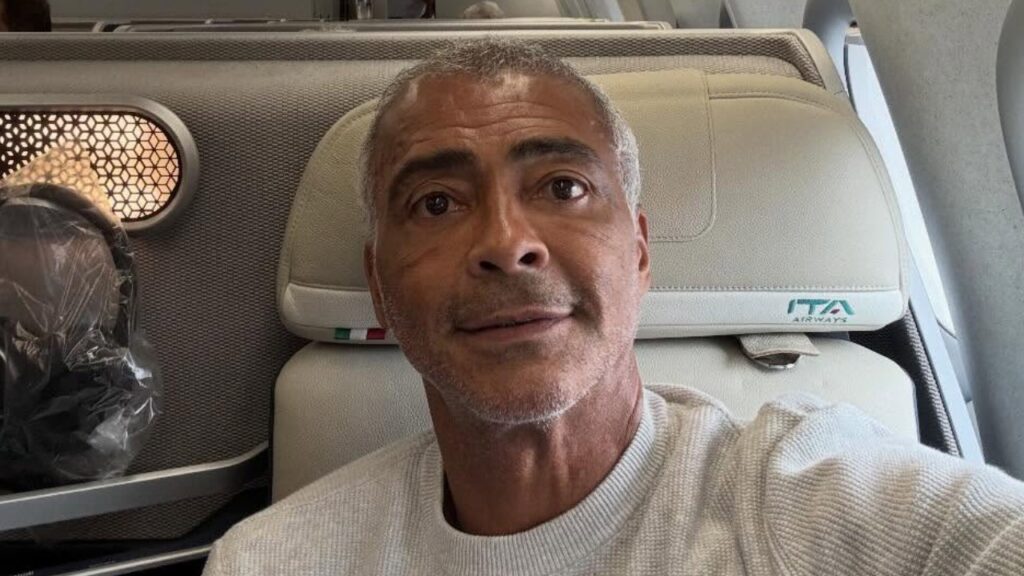 Justiça bloqueia contas de Romário por dívida