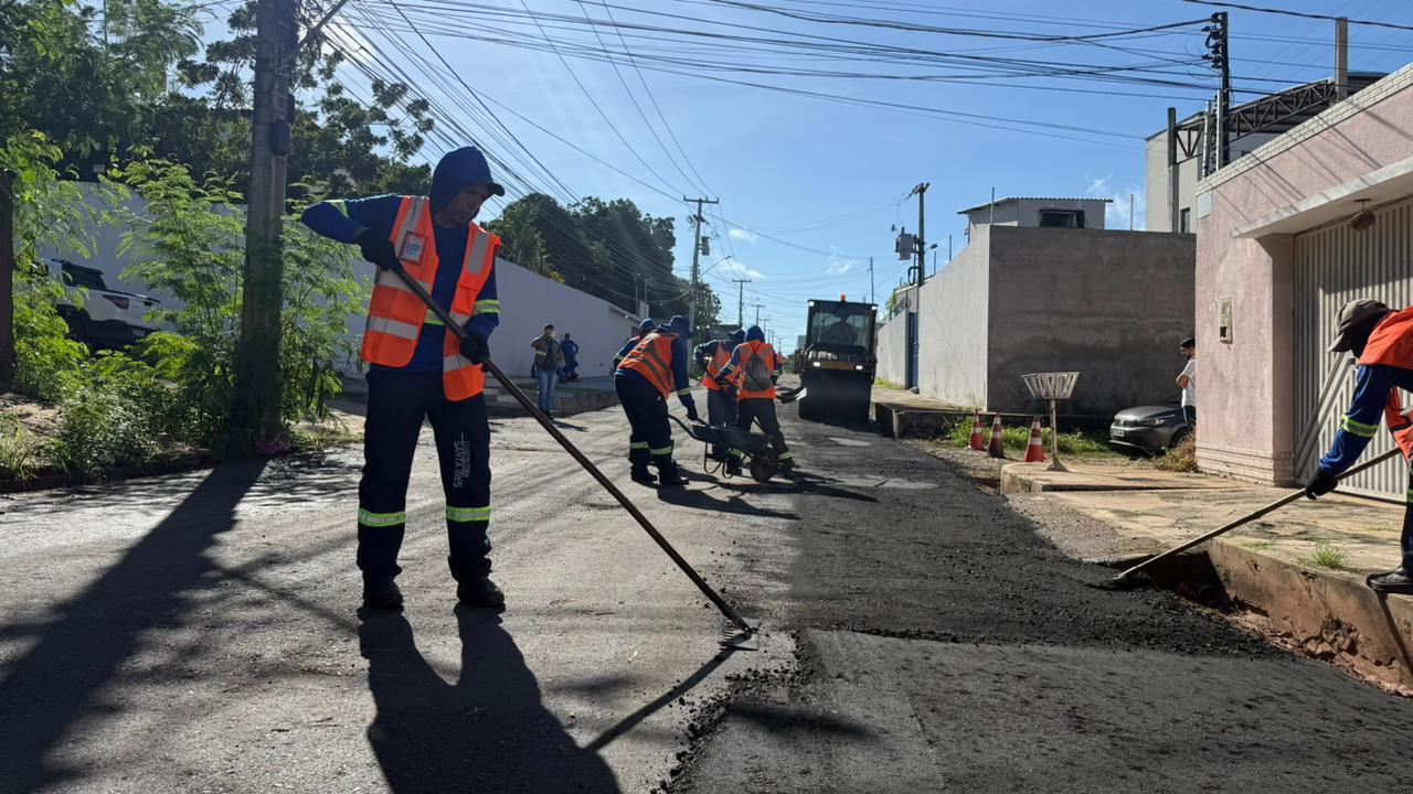 Governo do Piauí leva maior obra de asfaltamento já realizada em Teresina a bairros das zonas norte e leste