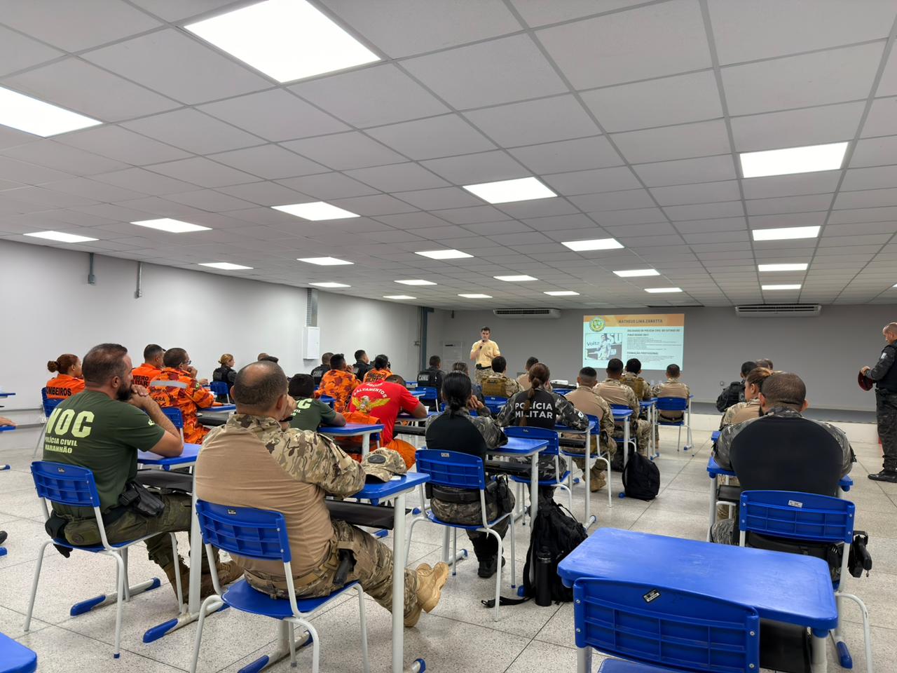 Piauí reúne forças de segurança de sete estados em curso especializado em buscas e resgates com cães farejadores