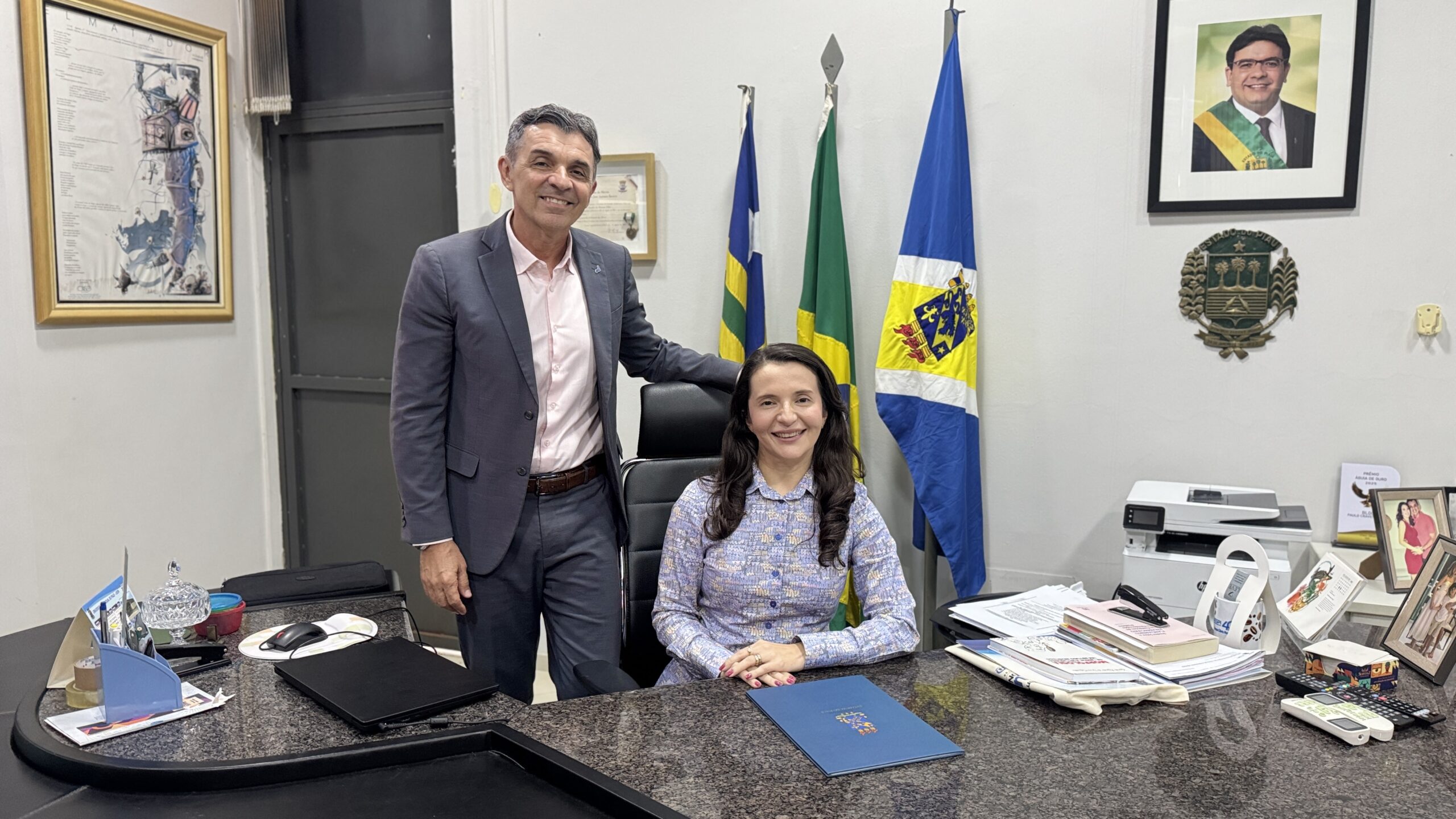 Fábia Buenos Aires assume interinamente a reitoria da Uespi