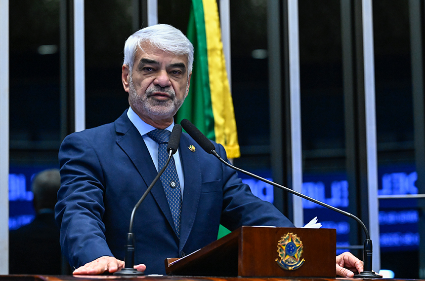 Decisão do TCU sobre Transnordestina é 'equivocada', diz Humberto Costa