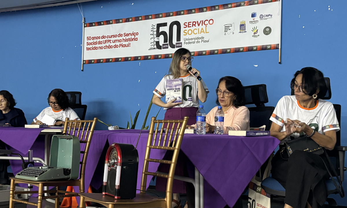 Serviço Social da UFPI celebra 50 anos com lançamento de livro sobre memória e desafios da profissão