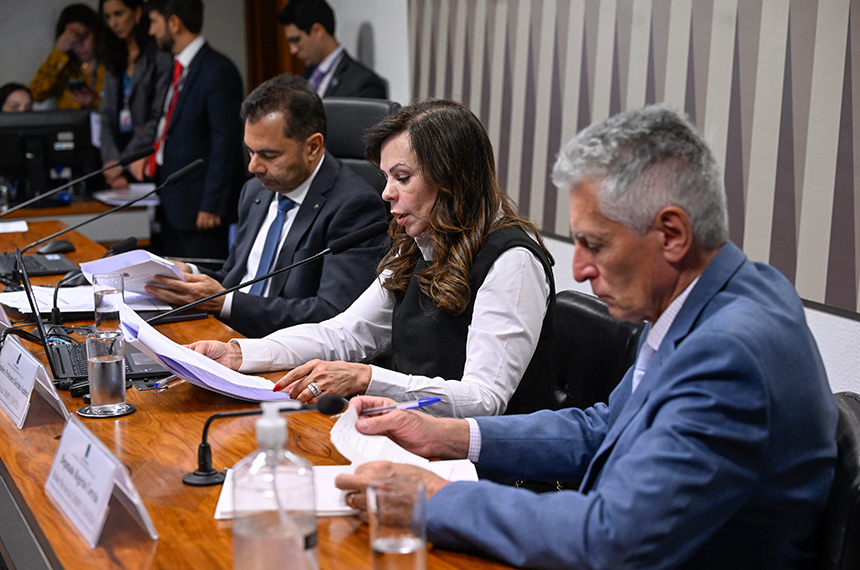 Comissão aprova reajuste do piso salarial dos professores da educação básica